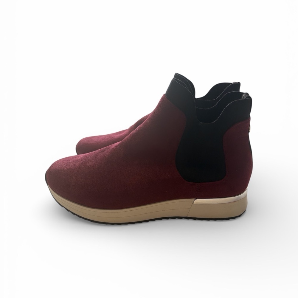 EUC Kenneth Cole REACTION Women's Cameron Chelsea Jogger Sneaker Burgundy 9 - Picture 3 of 11